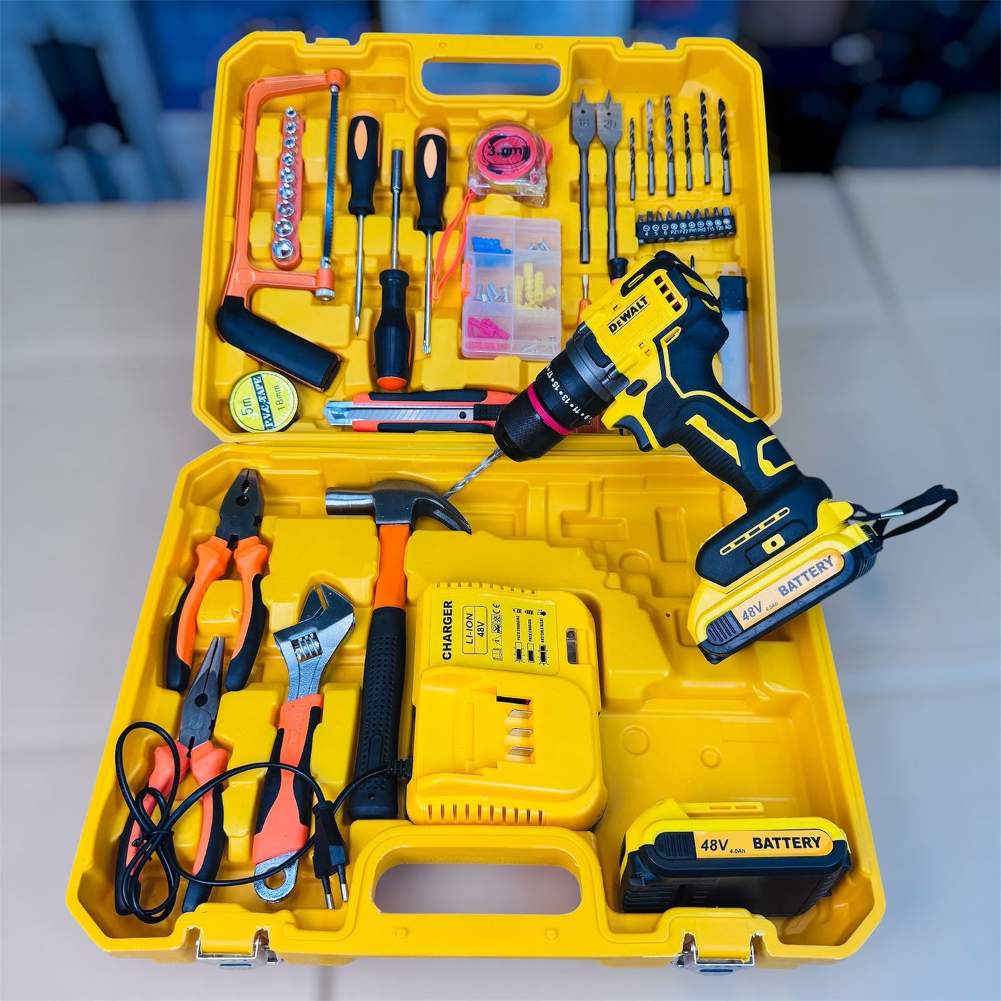 DeWalt commercial use 117 pcs drill machine set
