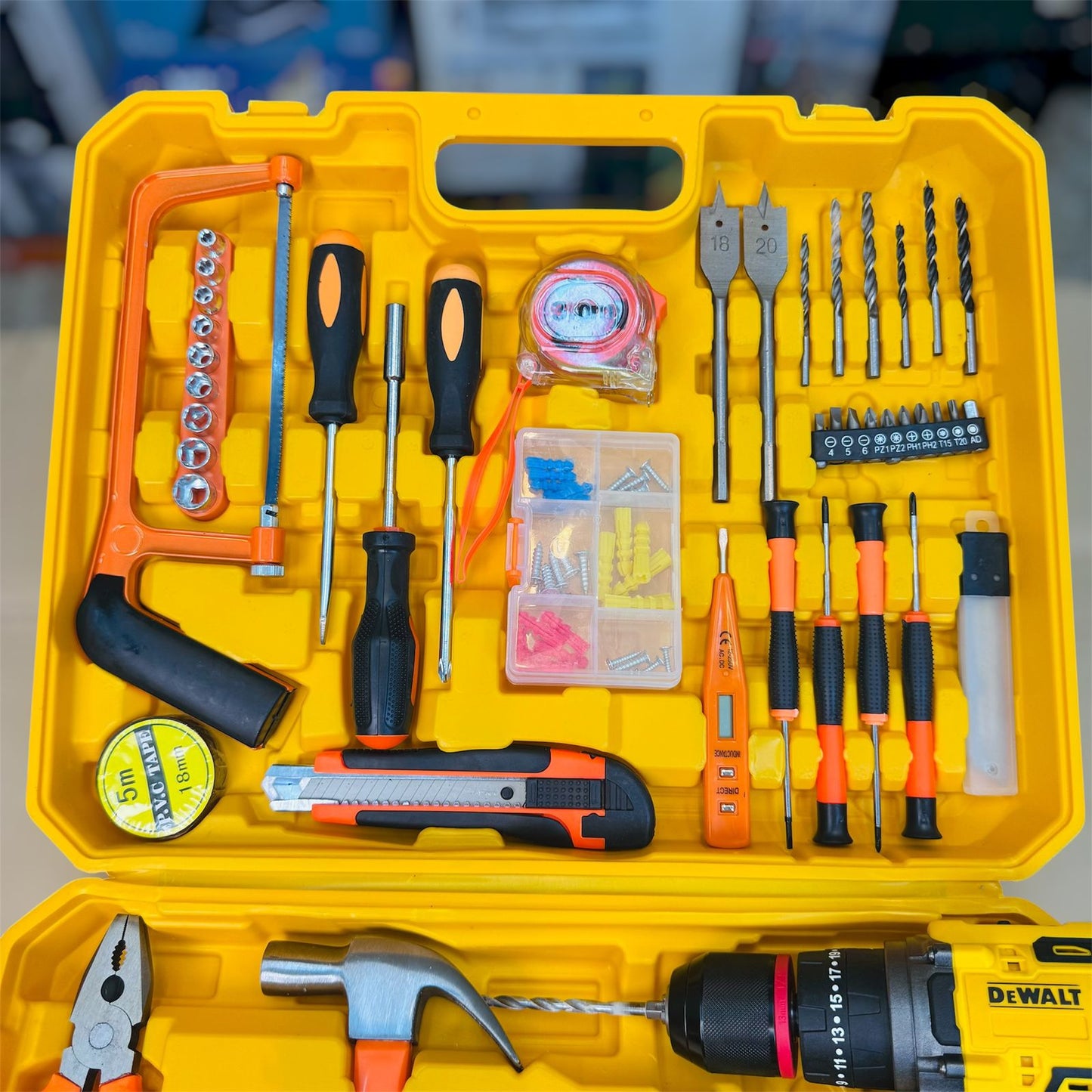 DeWalt commercial use 117 pcs drill machine set