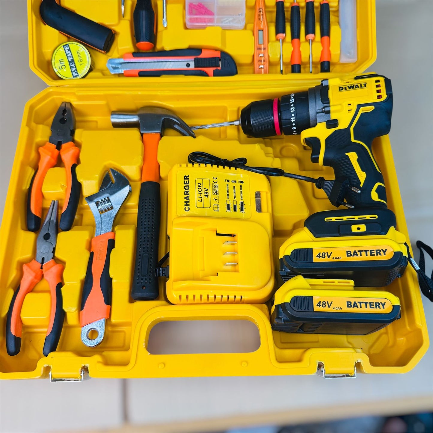 DeWalt commercial use 117 pcs drill machine set